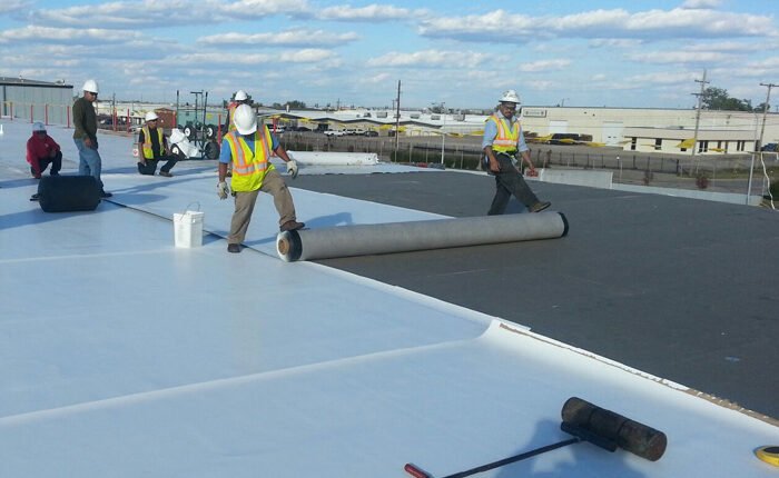 عوازل مائية في الدمام والشرقية: حماية فعّالة ضد تسربات المياه